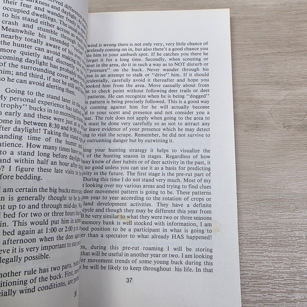 In Pursuit of Trophy Whitetails by Roger Rothhaar Paperback Hunting Book - Picture 9 of 10